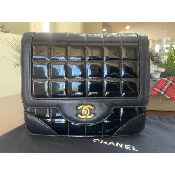 CHANEL CC Lambskin Black Gold Patent Leather Chocolate Bar Flap Bag Chain - Picture 1 of 16